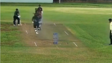 World record: 6 runs taken off a single ball by running!
