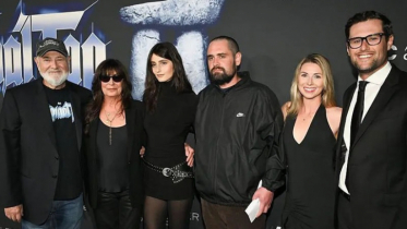 Son arrested in murder of director Rob Reiner and wife