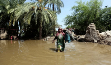Pakistan monsoon death toll rises to 272