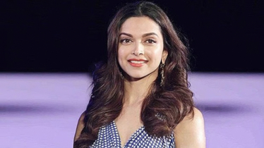 First Indian Actress To Receive A Hollywood Walk Of Fame Star
