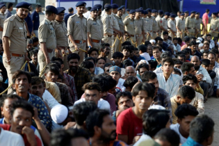 India illegally deporting Muslim citizens at gunpoint to BD