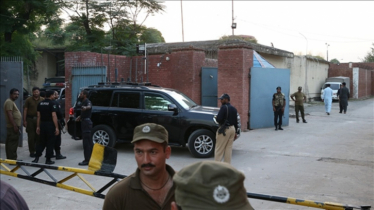 Over 200 prisoners escape Pakistan jail