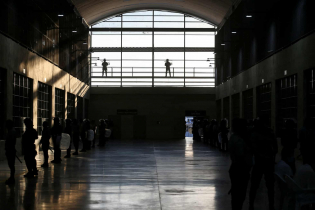 Supreme Court Halts Trump’s Use of 1798 Law for Deportations