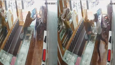 Woman gets slapped 20 times for throwing chilli powder Woman gets slapped 20 times for throwing chilli powder