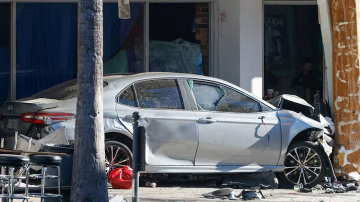 4 killed in US car crash