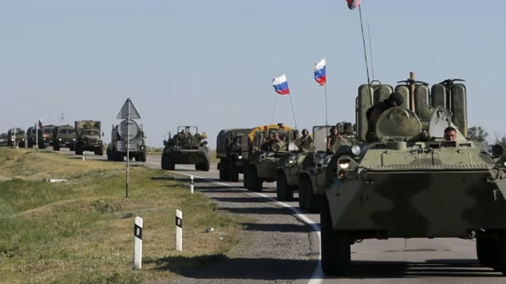 Russian forces advance into Ukraine, Zelensky says situation is complicated