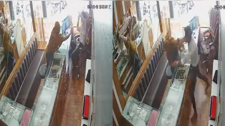 Woman gets slapped 20 times for throwing chilli powder to rob gold