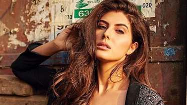 Elnaz’s eyes are now on Hollywood, not Bigg Boss