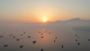 US is transporting 10 million barrels of oil per day through