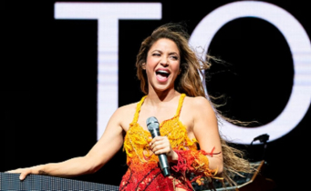 Shakira makes surprise visit to earthquake-damaged Colombia