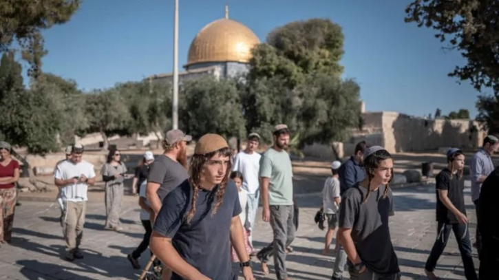 More than 150 Israeli settlers enter Al-Aqsa compound