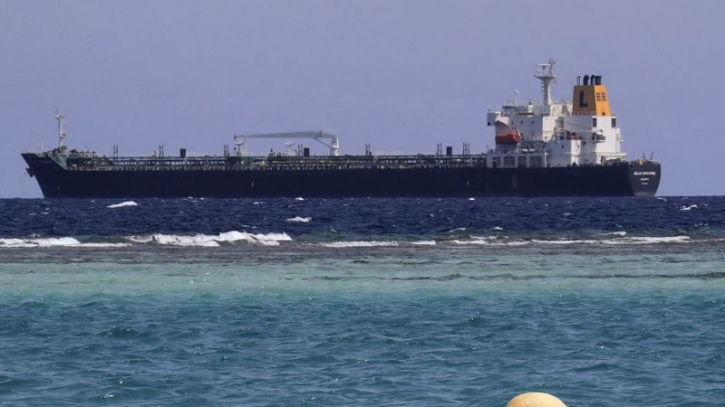 Six Saudi ships diverted after Houthi threat