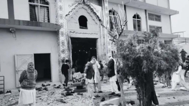 Bomb blast at mosque in Pakistan during Friday prayers, 15 killed