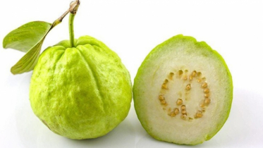Is it better to eat guava with the peel or without the peel?