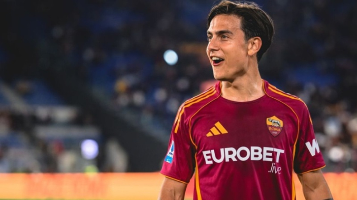 Argentinian star Dybala renews contract with Roma