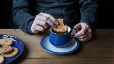 A simple habit like tea with biscuits is a big health risk!