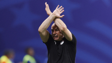 Egypt Coach Explains Controversial Gesture During Argentina