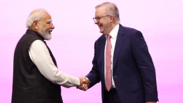 India decides to buy uranium from Australia