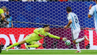 Shobeir single-handedly stopped Argentina in the first half