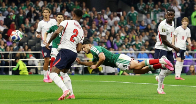 Bellingham’s brace sends 10-man England into World Cup quarter-fi