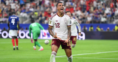 Spain Blank France to Reach World Cup Final