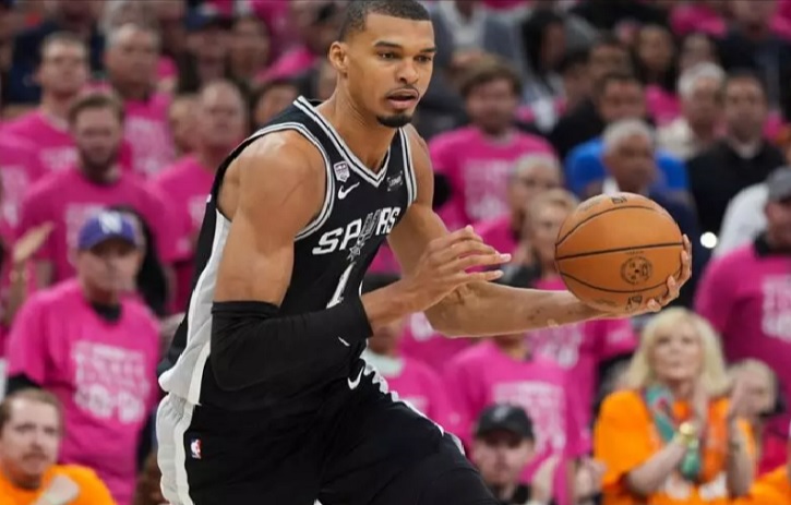 New York Knicks storm back to beat Wembanyama’s Spurs in NBA fina