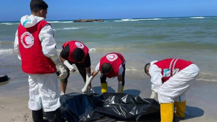 Bodies of 15 migrants, including a woman, wash up on Libyan coast
