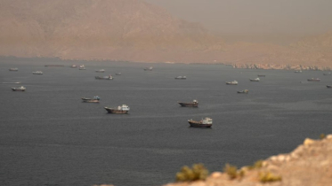 Iran announces closure of Strait of Hormuz again
