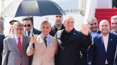 Iranian President in Pakistan on First Foreign Visit After US