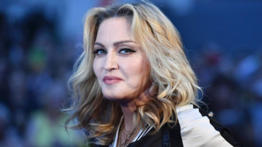 Madonna is angry about excessive smartphone use at concerts