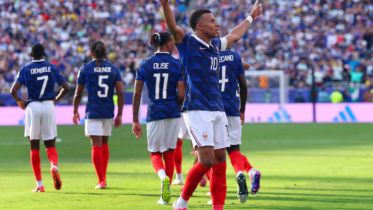 France Cruise into Last 16 as Mbappé Makes More World Cup History