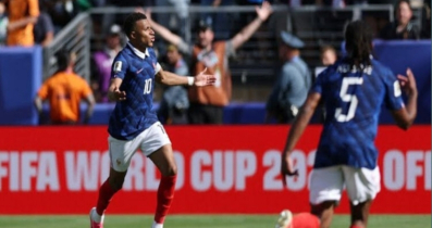 Mbappe Brace Powers France Past Senegal in World Cup Opener