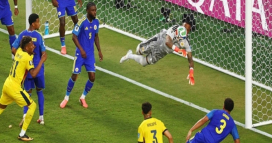 Record-Breaking Goalkeeper Eloy Room Earns Historic Point for Cur