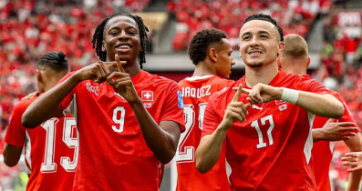 Switzerland Beat Canada 2-1 to Top Group as Both Teams Advance