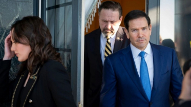 More US diplomats leave Middle East