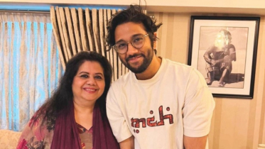 Pritam with Runa Laila in the item song of the movie ‘Prince’