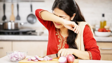 How to cut onions so your eyes don’t burn