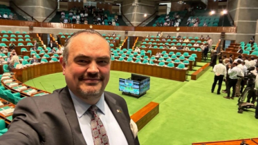 US Ambassador Observes First Session of Parliament, Takes Selfie