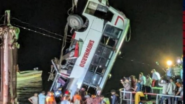 Families of those killed in bus sinking in Padma
