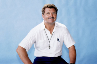 Mike Ditka, legendary NFL player and coach, dies at 86