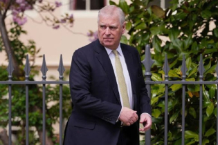 Former Prince Andrew files legal action to quash warrants