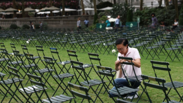 Empty chairs honor 9/11 victims in moving memorial at Bryant Park