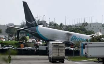 5 dead, 5 injured after Amazon cargo plane overruns runway